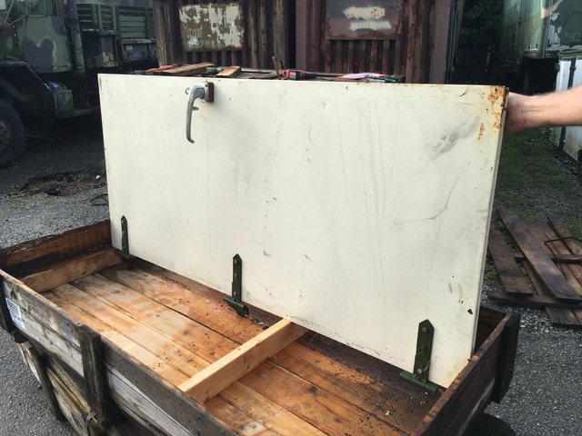 (2) 7092514 Shop Van Rear Doors