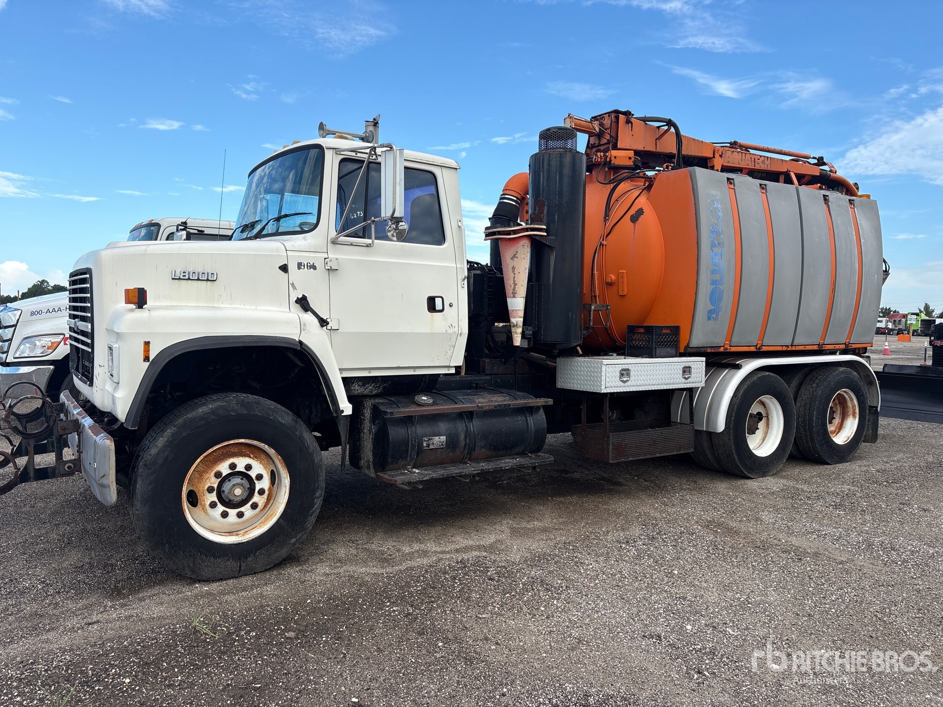 1996 Ford L8000 4x2 Vacuum Tanker Truck