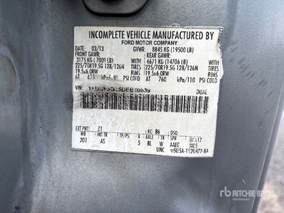 2013 Ford F-550 XL 4x2 Camion fourgon