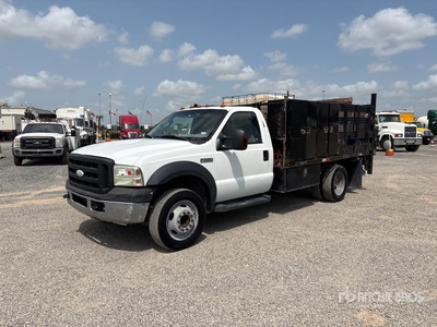 2007 Ford F-550 XL 4x2 Camión Caja Abierta