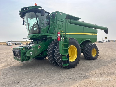 2014 John Deere S680 Combine Harvester