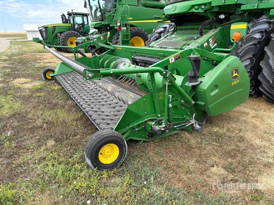 2019 John Deere 615P 15 ft Belt Pickup Moissonneuse-batteuse Pickup Header