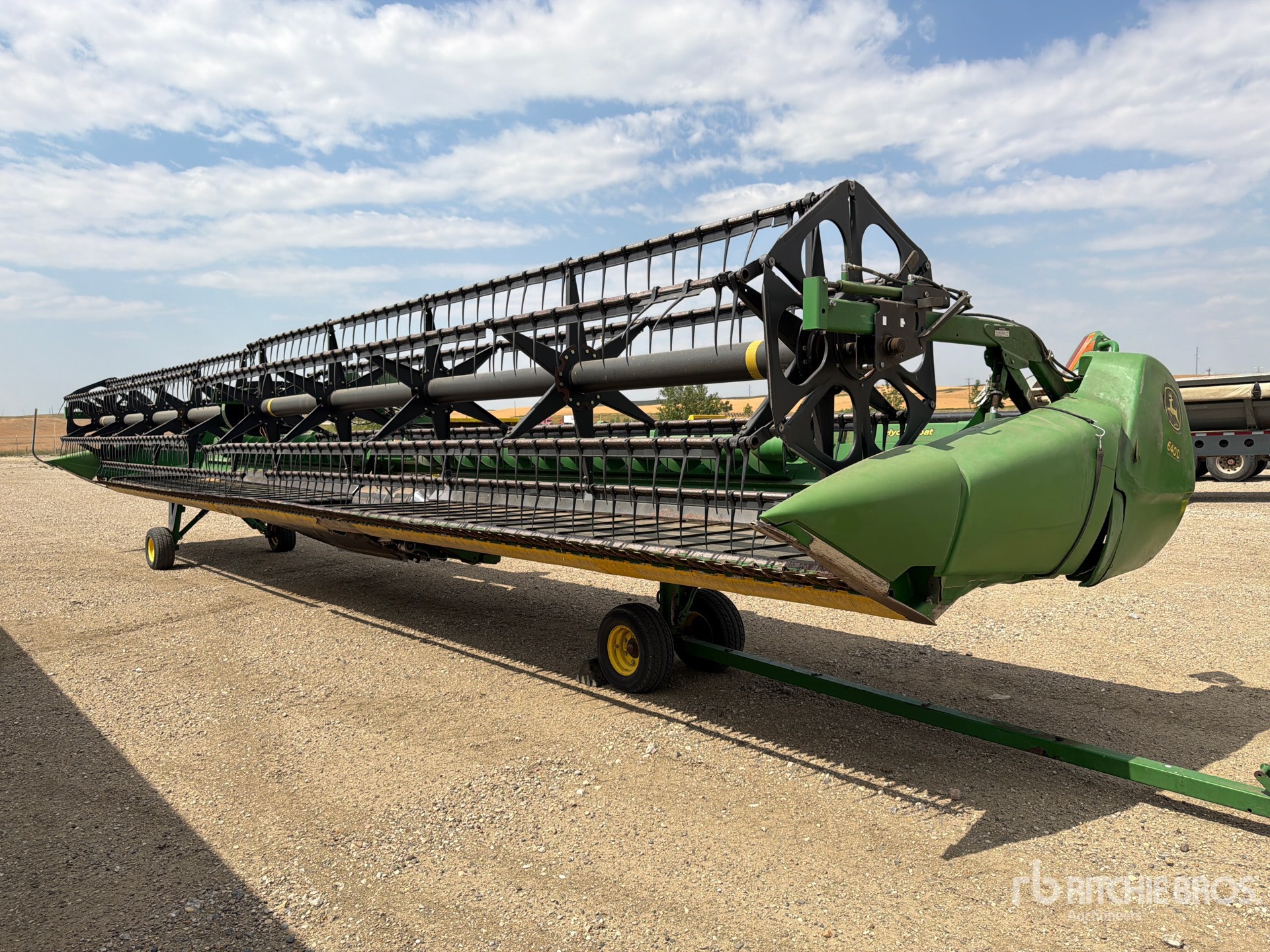 2011 John Deere 640D 40 ft Draper Combine Header