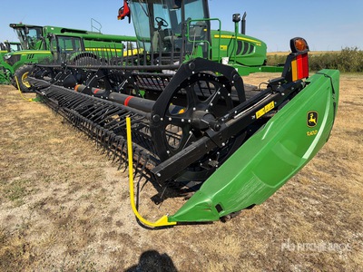 2022 John Deere 430D 30 ft Draper Combine Pickup Header