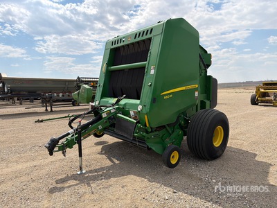 2021 John Deere 560M Presse à balles cylindriques