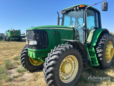 2005 John Deere 7320 4WD Tractor