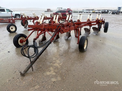 International 8 ft Chisel Plow