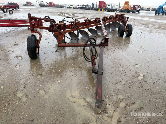 International 8 ft Bottom Moldboard Chisel Plow