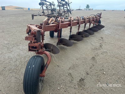 International Bottom Moldboard Chisel Plow