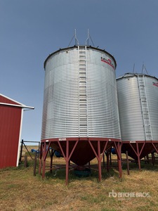 Micada +/- 4000 bu Trémie à grains
