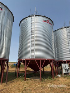 Micada +/- 4000 bu Trémie à grains