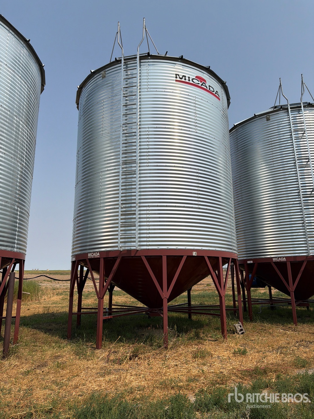 Micada +/- 4000 bu Grain Bin