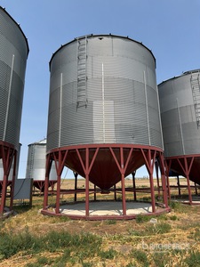 Micada +/- 4000 bu Trémie à grains