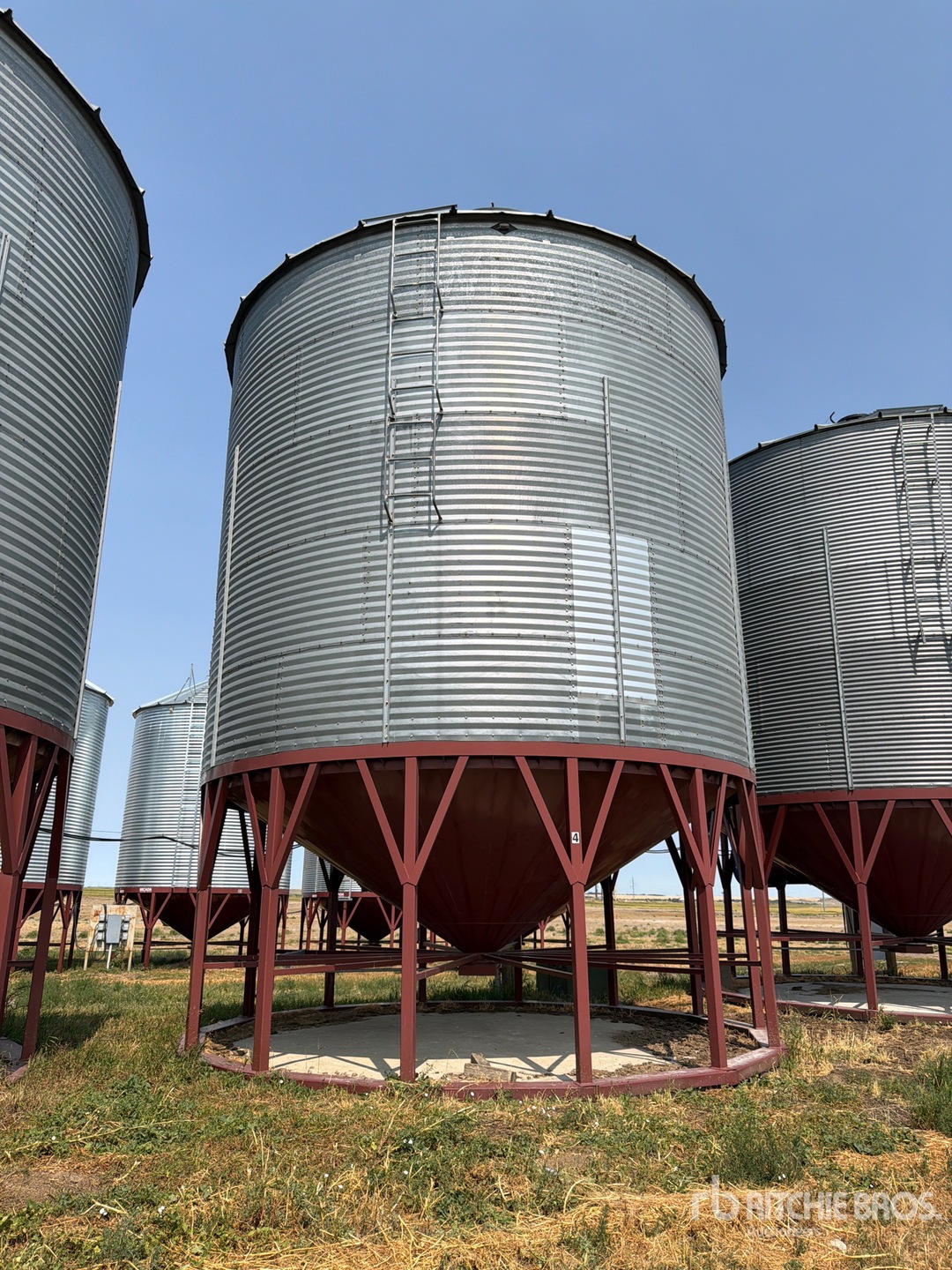 Micada +/- 4000 bu Grain Bin