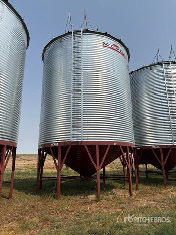 Micada +/- 4000 bu Grain Bin