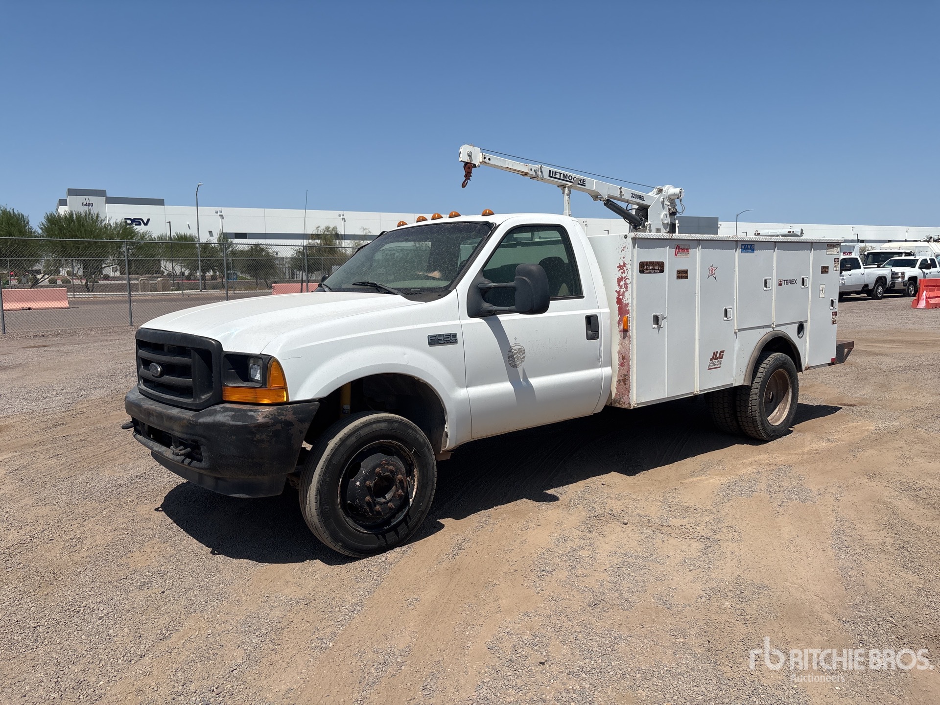 2001 Ford F-450 XL 4x2 Utility Truck