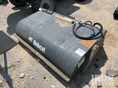 2017 Bobcat 6707837 72 in Sweeper Attachment