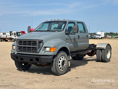 2000 Ford F-650 XLT 4x2 Crew Cab Cab and Chassis