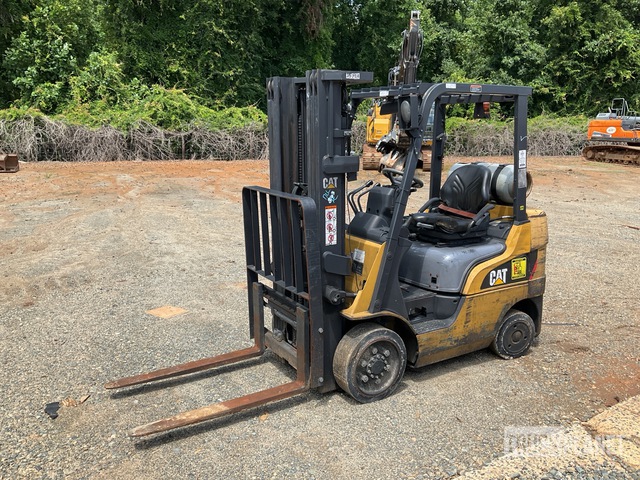 2020 Cat 2C5000 4750 lb Cushion Tire Forklift