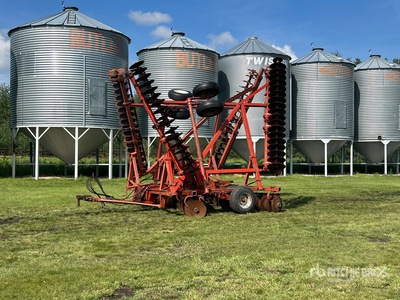 Massey Ferguson 820 30 ft Tandem Disco