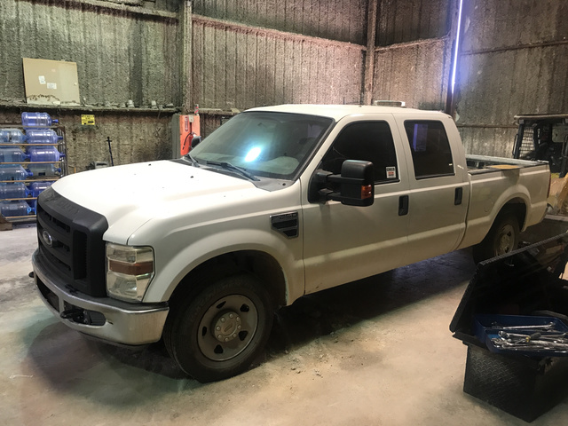 2009 Ford F-250 XL Super Duty Crew Cab Pickup