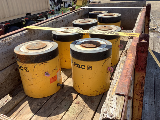 Lot of Hydraulic Cylinder Rams Lot of Hydraulic Cylinder Rams