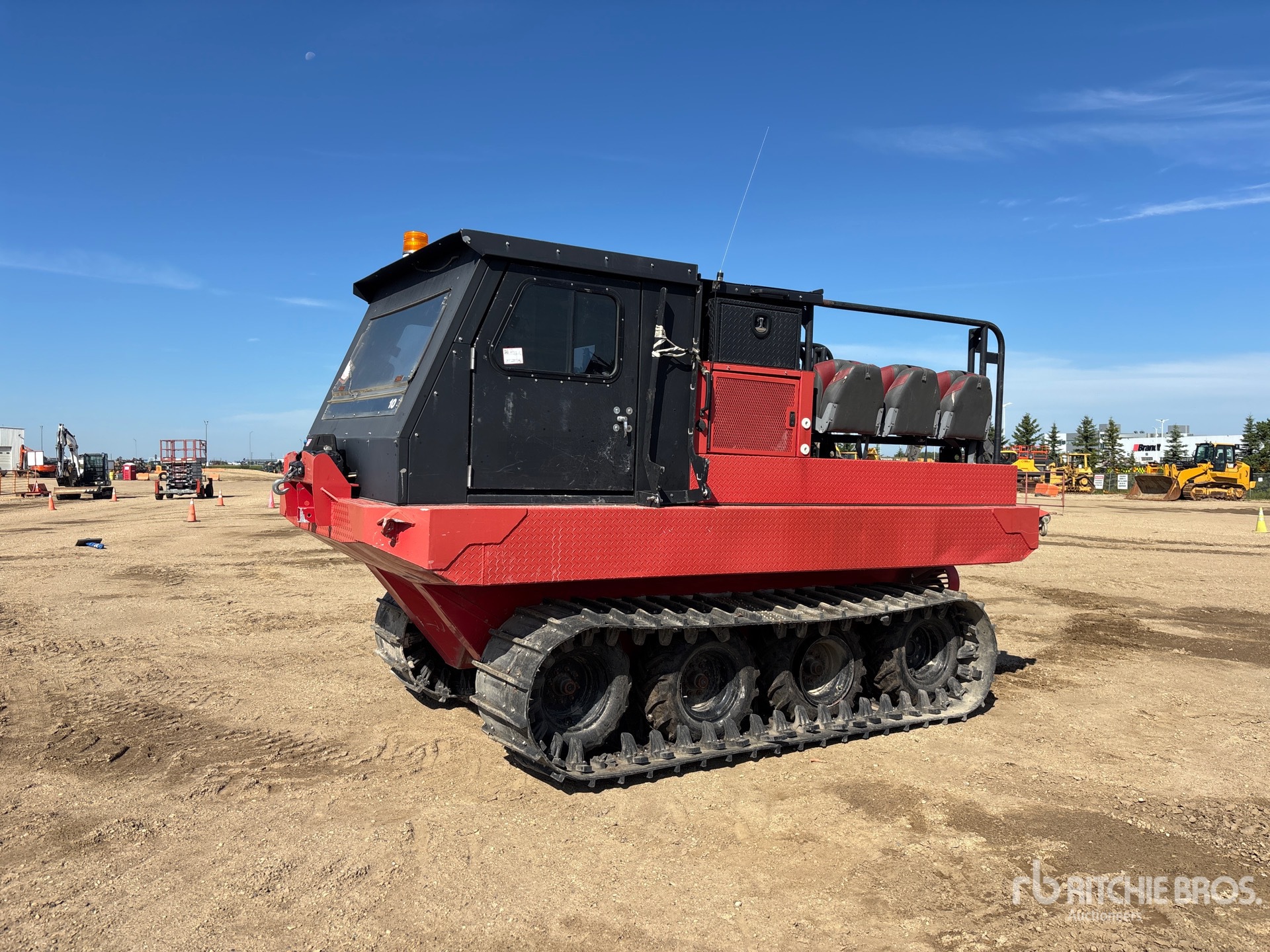 2014 Hydratrek D2488BP Crawler Carrier