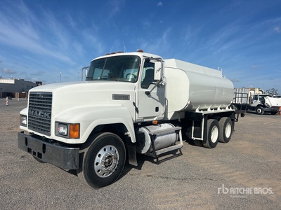 2004 Mack CH613 6x4 Mud Mixing Truck
