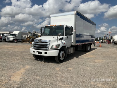 2018 Hino 338 4x2 Curtain Side Truck