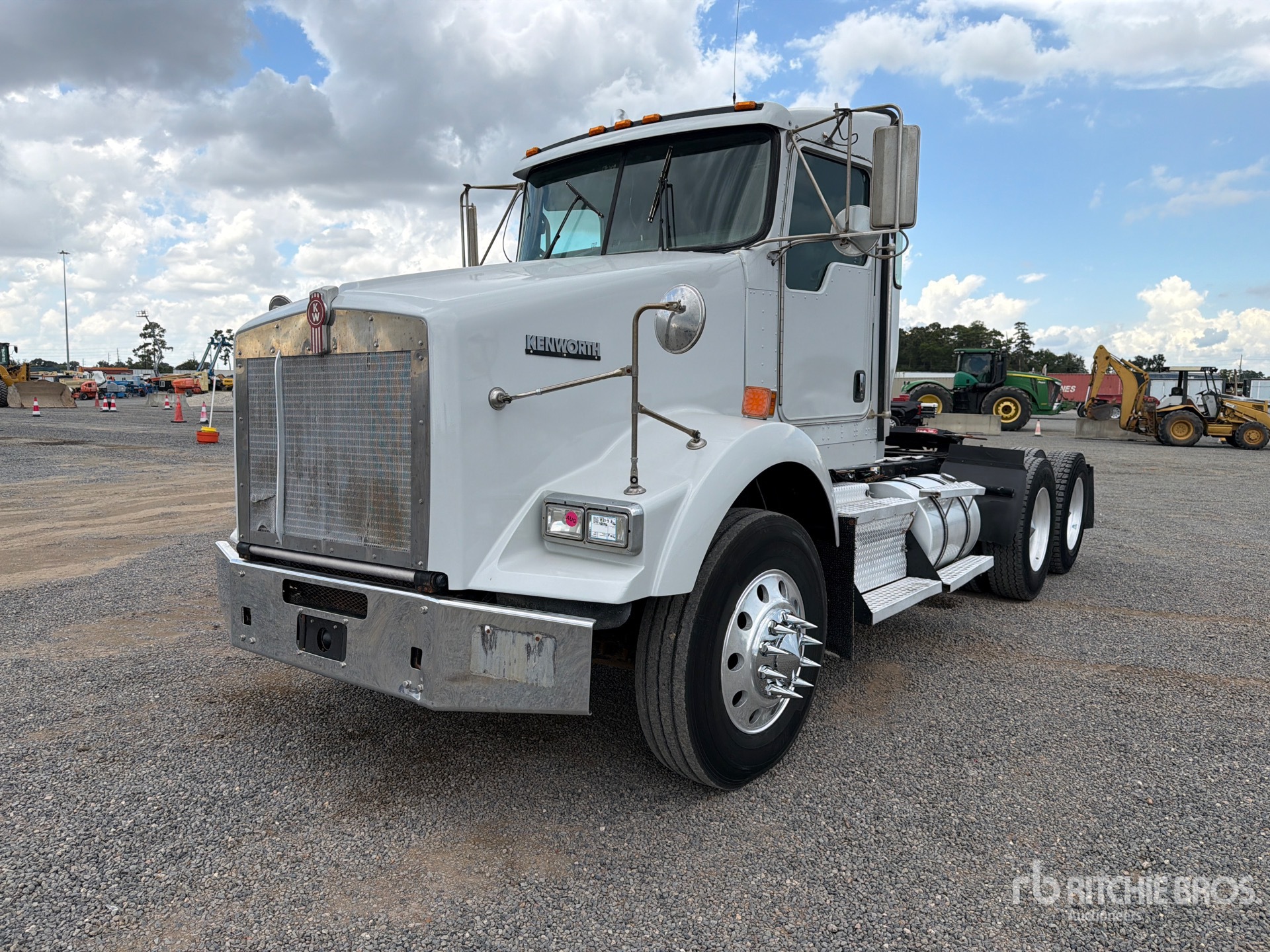2013 Kenworth T800 6x4 T/A Day Cab Truck Tractor