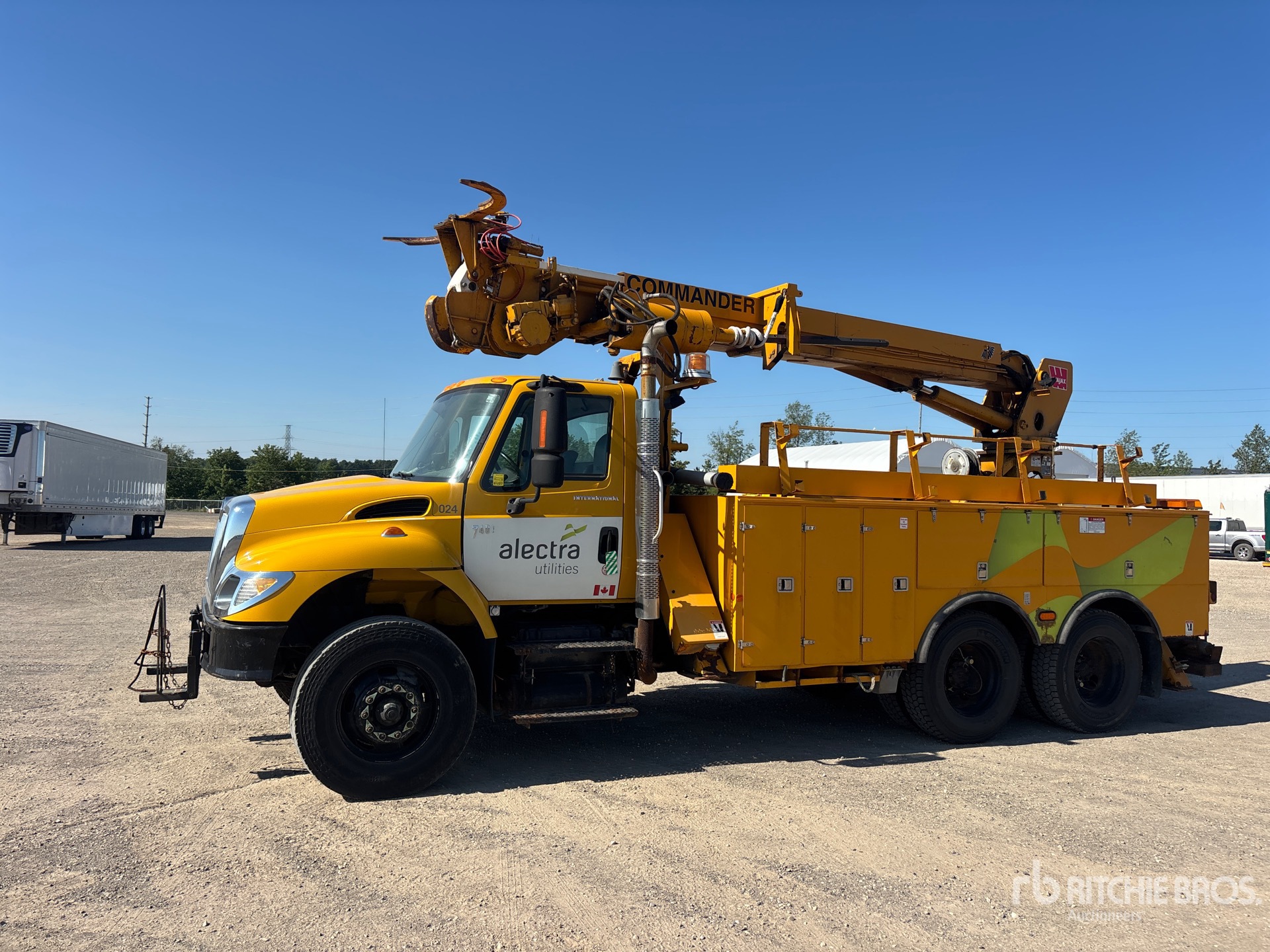 2005 Terex Telelect Commander 5048 on 2005 International 7400 6x4 Digger Derrick Truck