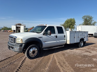 2006 Ford F-450 XLT 4x2 Crew Cab Utility Truck