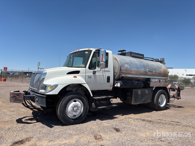 2007 International 7300 4x2 Asphalt Distributor Truck