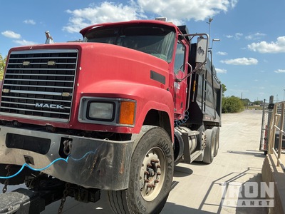 2013 Mack CHU613 8x4 Tipper Truck