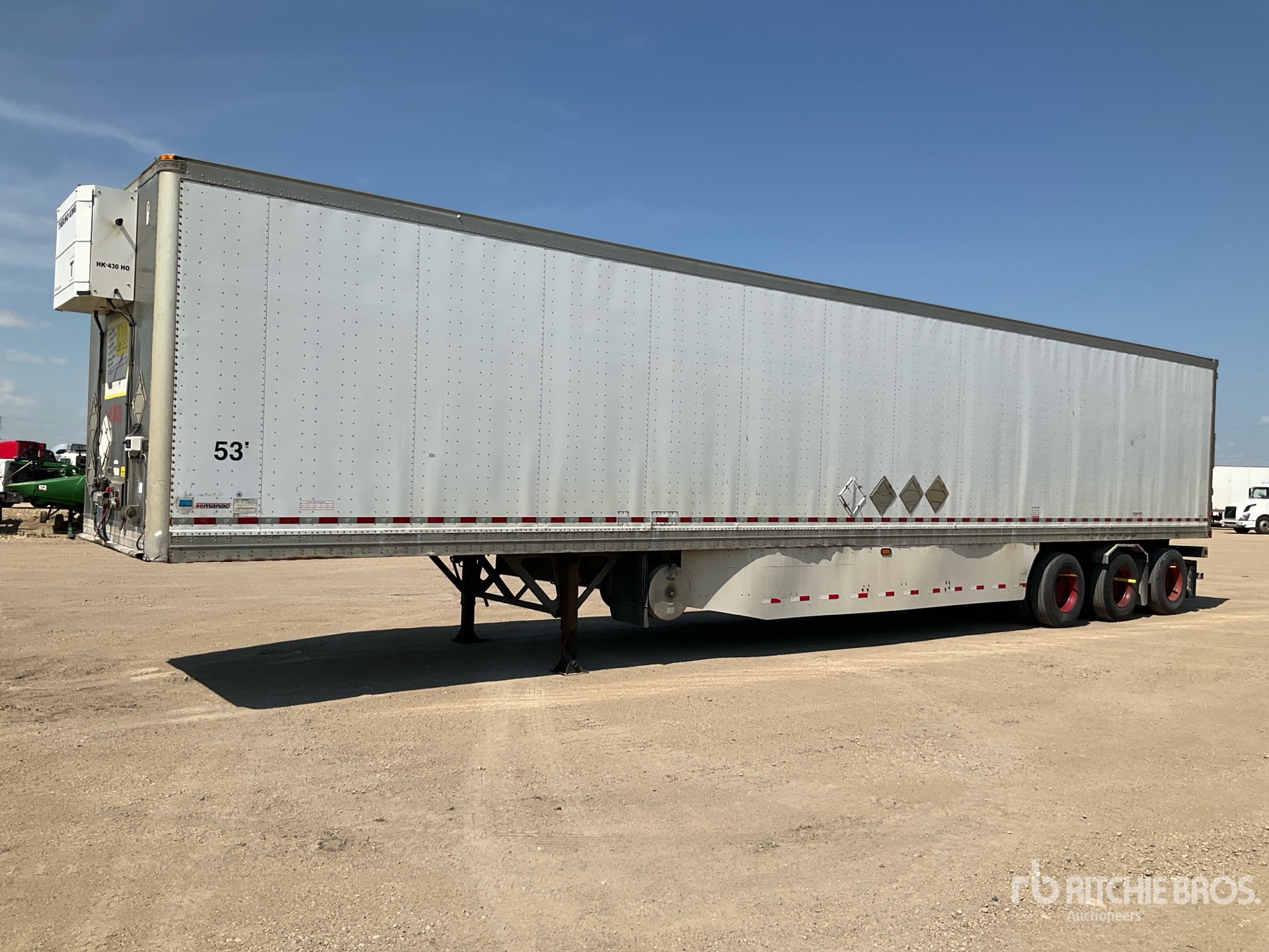 2014 Manac 52 ft Tri/A Van Trailer