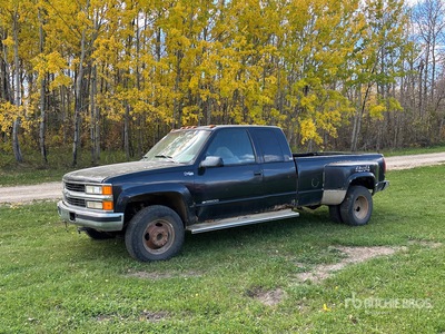 1995 Chevrolet Silverado 3500 4x4 Crew Cab Pickup