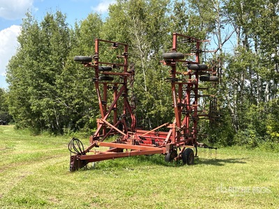 International 5500 35 ft Cultivator