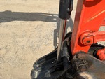 Hydraulics with Thumb Cylinder