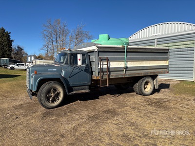 1975 International 1600 4x2 Water Truck