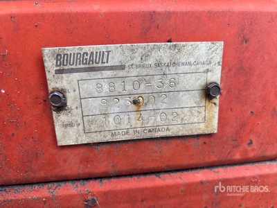 2000 Bourgault 8810 36 ft 耕うん機