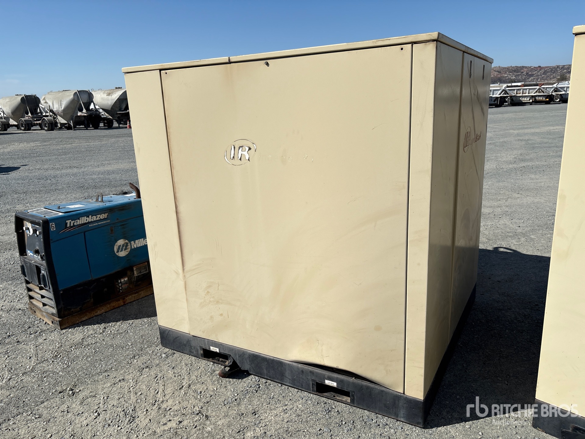 Ingersoll Rand SSR-EPE50 211 cfm Skid-Mounted Air Compressor
