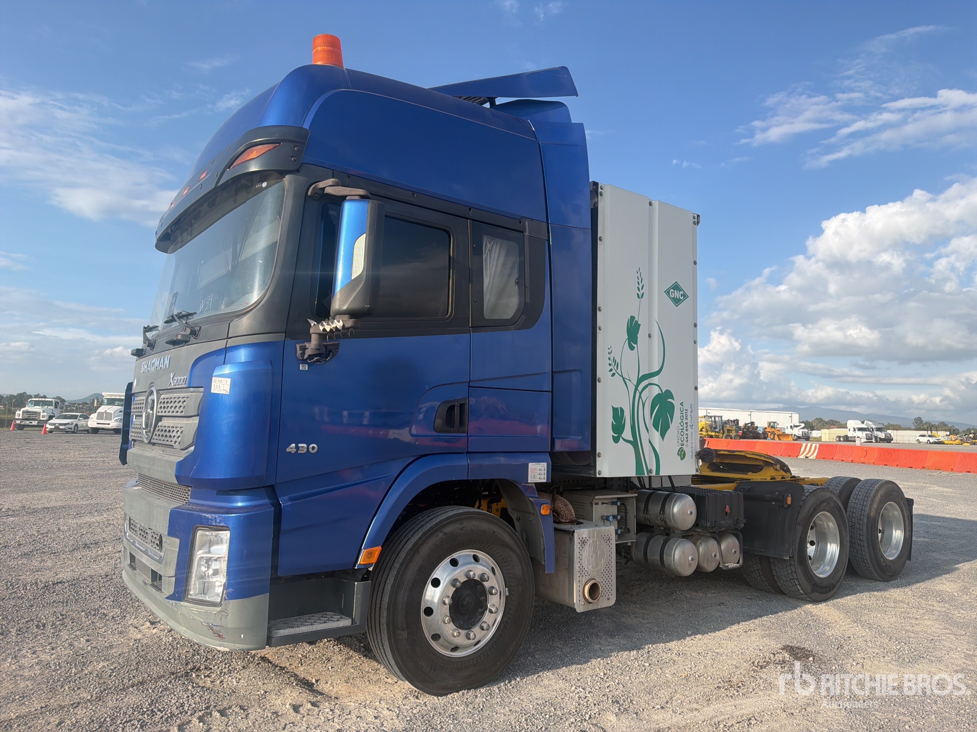 2023 Shacman X3000 CNG 6x4 Tractocamion con Dormitorio / T/A Cabover w/ Sleeper