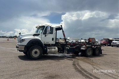 2018 International 7600 6x4 Camion porteur à faux-cadre basculant