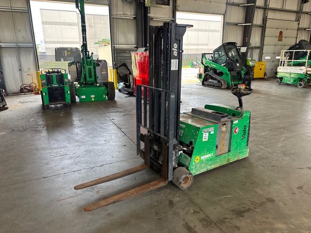2016 Yale MCW040LEN24TE083 4000 lb Electric Stacker