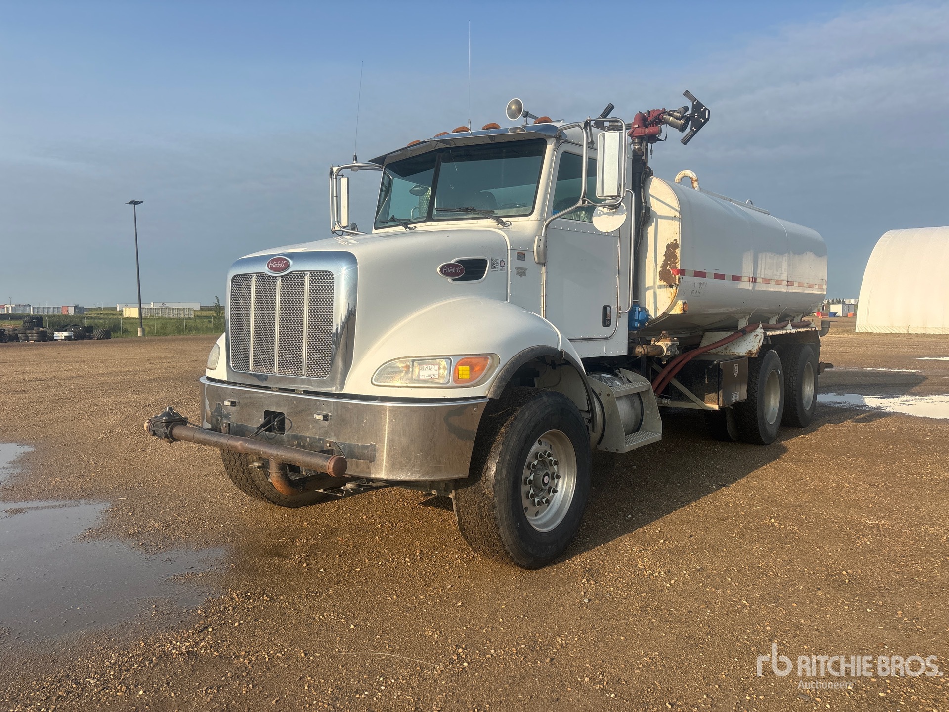 2008 Peterbilt 340 4000 gal 6x4 Water Truck