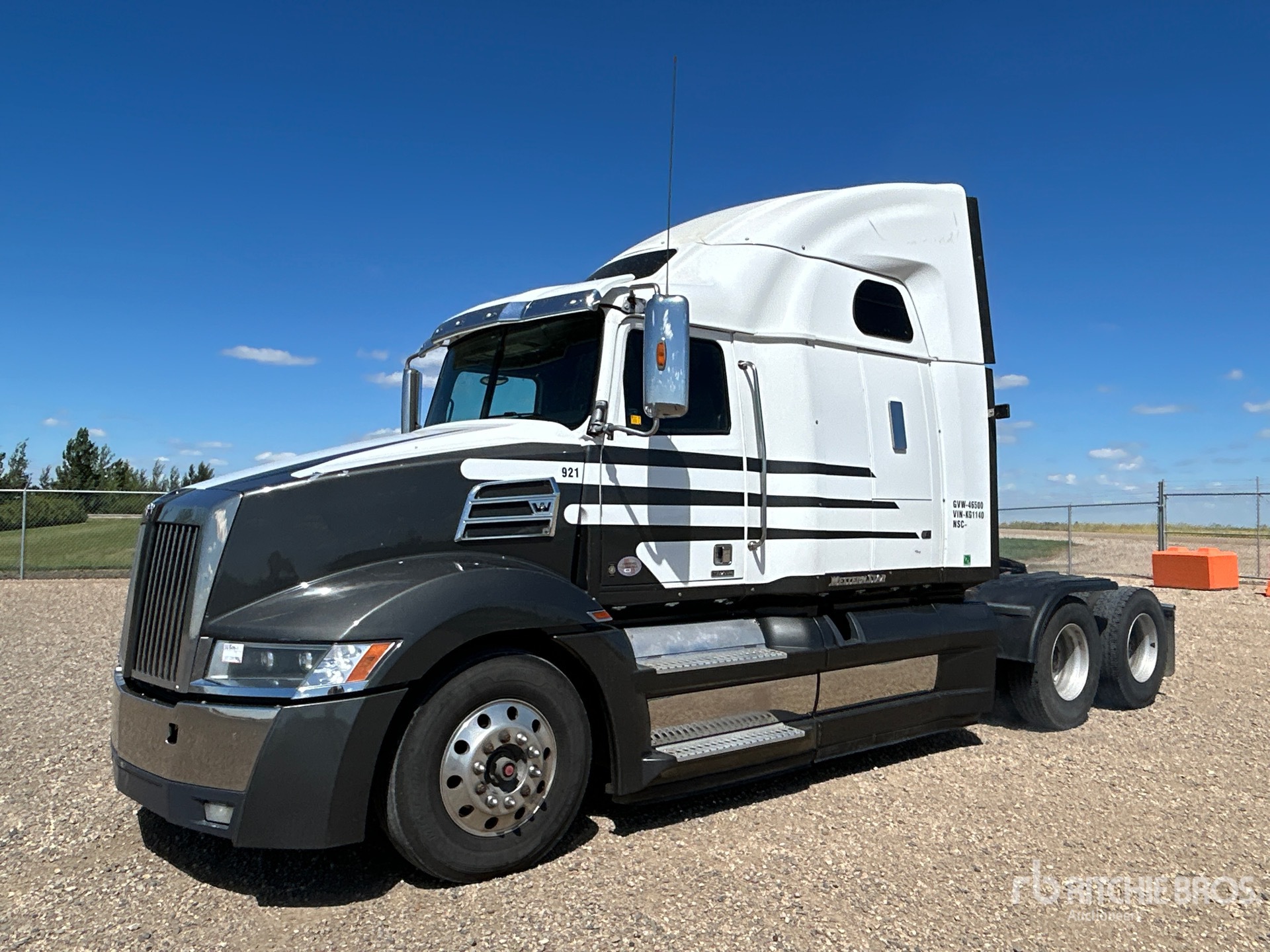 2019 Western Star 5700 6x4 T/A Sleeper Truck Tractor
