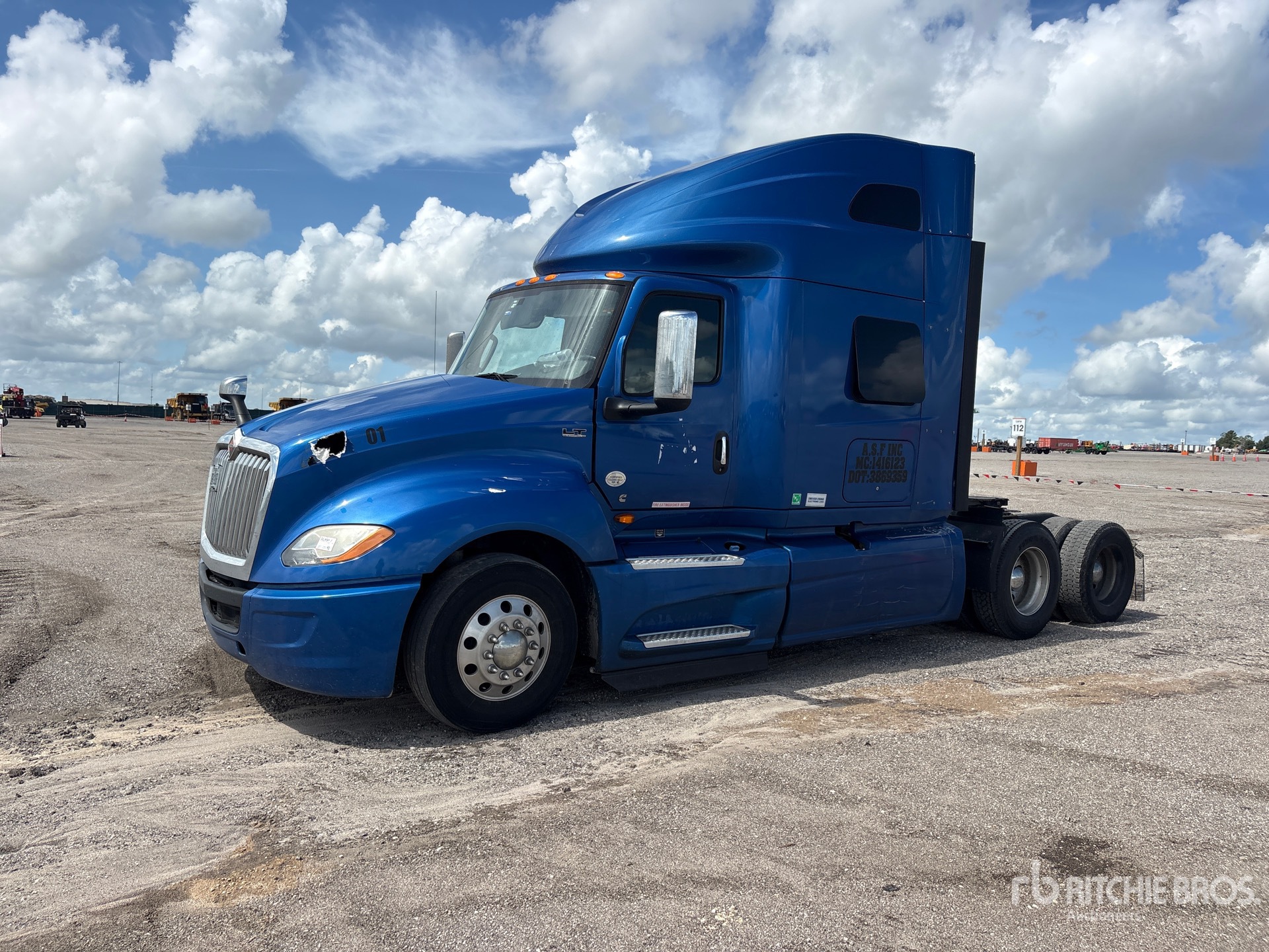 2020 International LT625 6x4 T/A Sleeper Truck Tractor