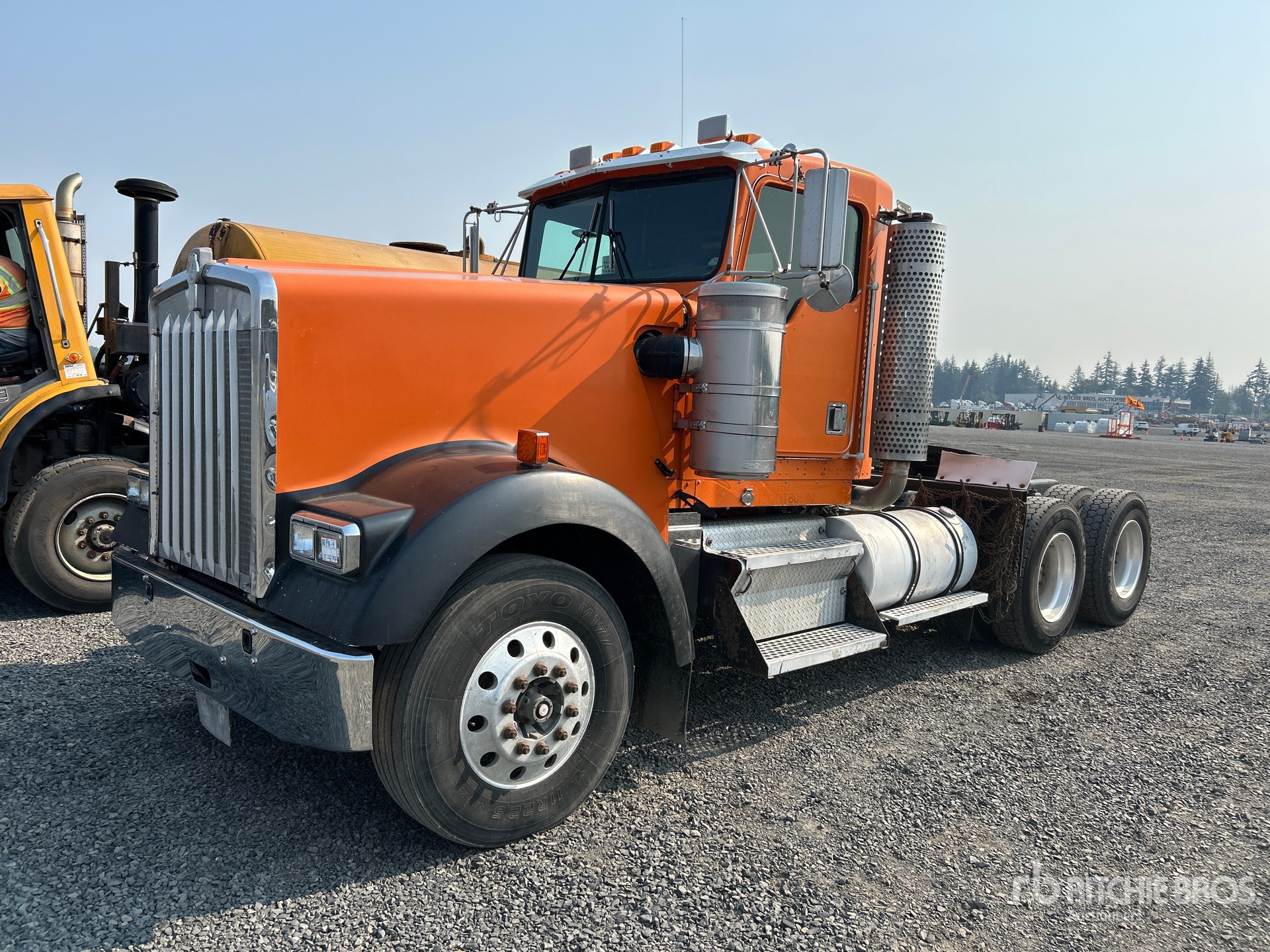1999 Kenworth W900 6x4 T/A Day Cab Truck Tractor (Inoperable)