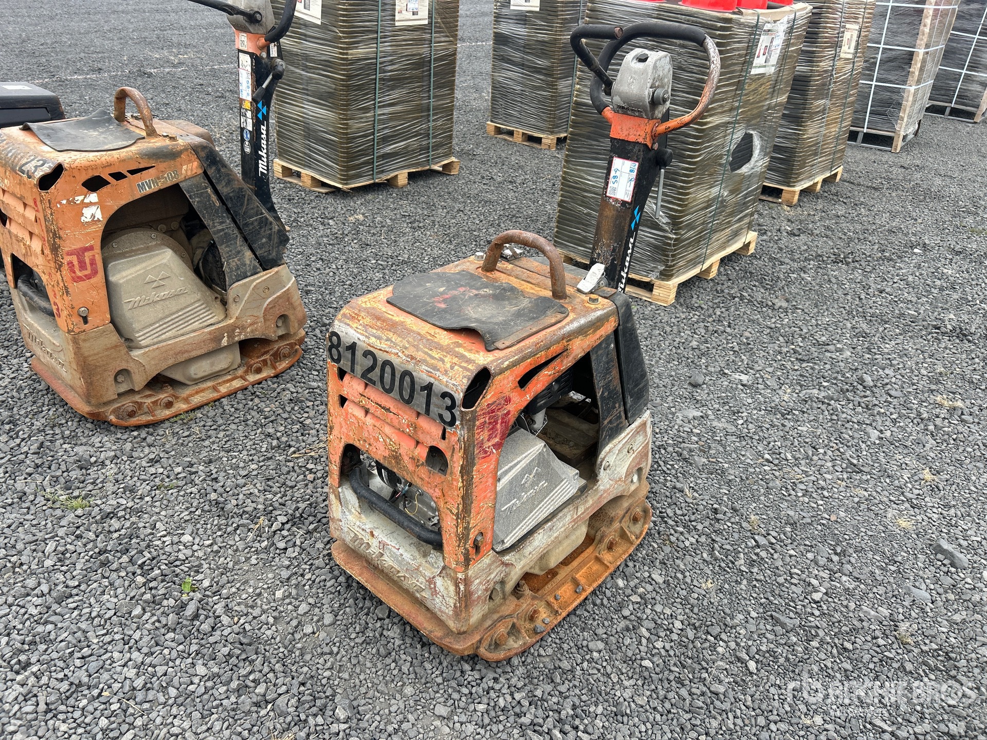 Mikasa MVH-408DZ Vibratory Plate Compactor