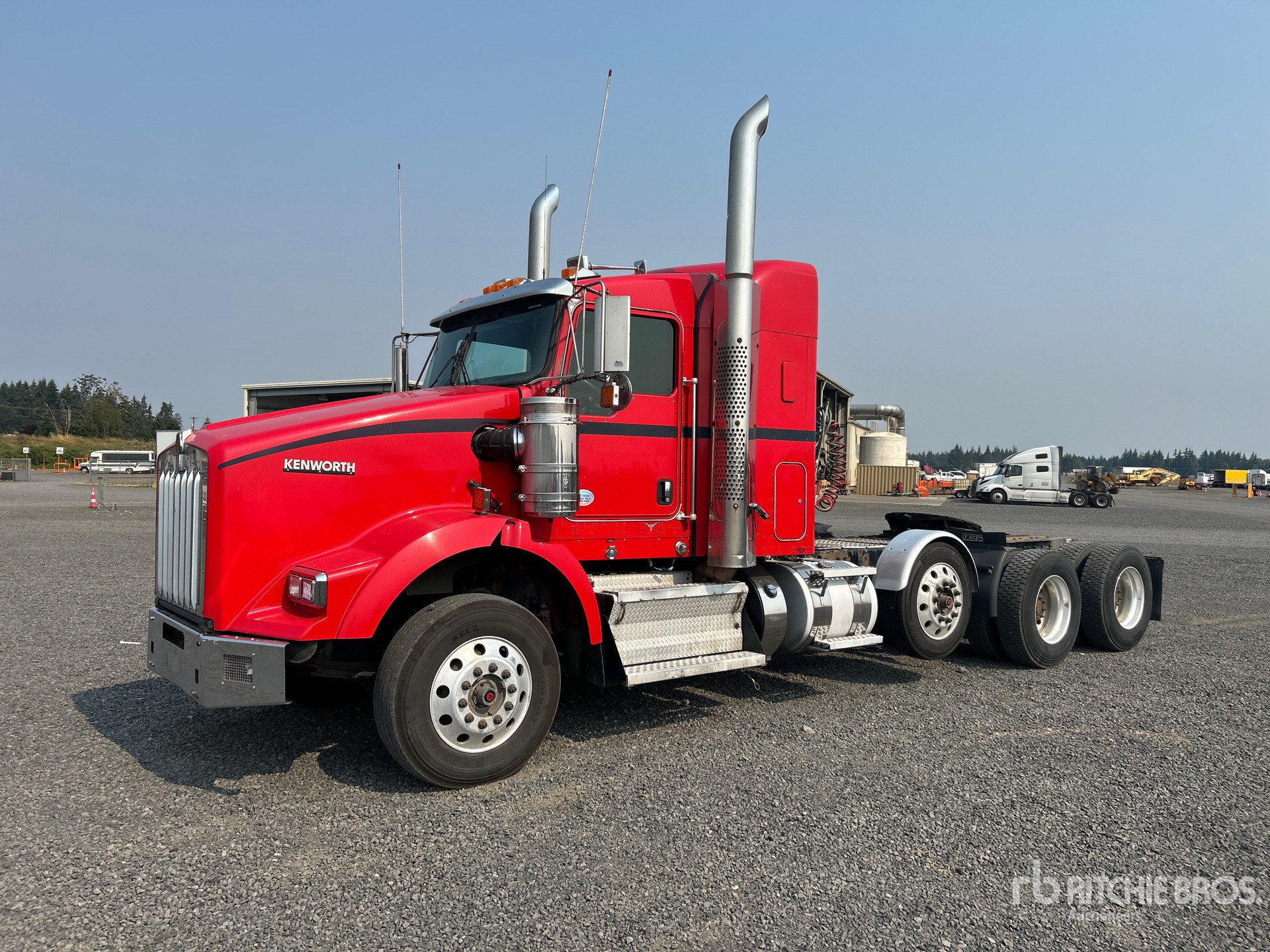 2014 Kenworth T800 8x4 Tri/A Sleeper Truck Tractor